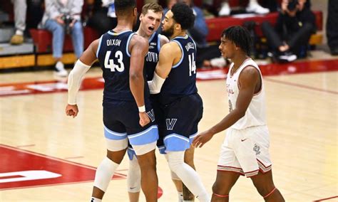 St. John's at Villanova odds, tips and betting trends.